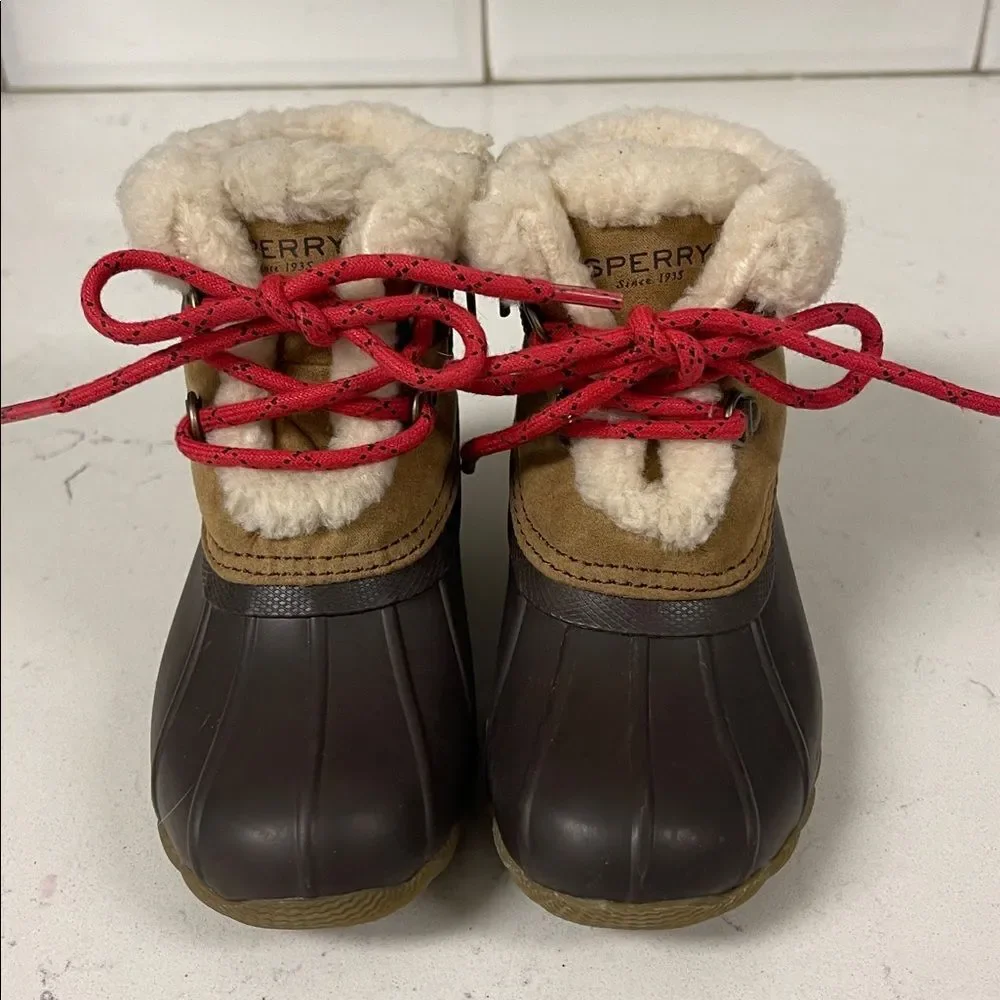 SPERRY Alpine Saltwater Water Resistant Boots Style Tan/Brown Duck Boots Size 9